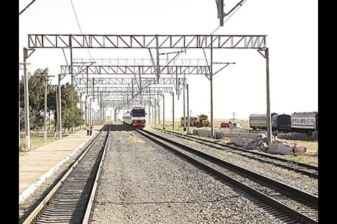 The 140·8 km Marakand – Qarshi section of the Toshkent – Samarkand – Qarshi route has been electrified.